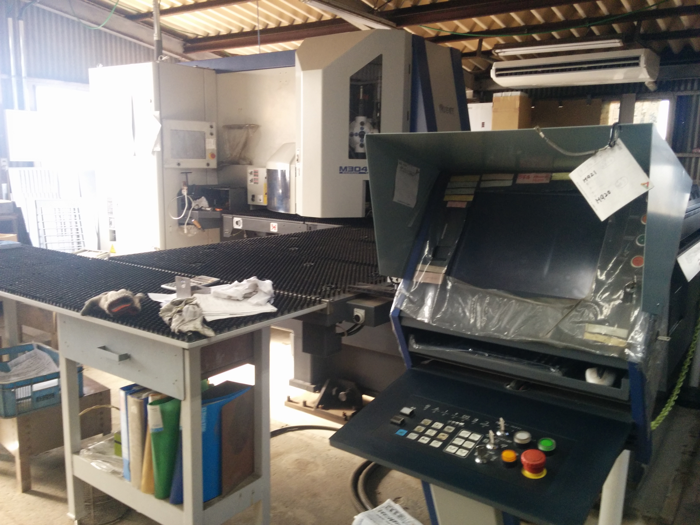 NCタレットパンチ (CNCサーボモータ式タレットパンチプレス)