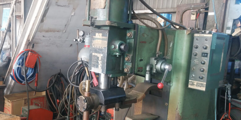 設備紹介｜石岡市の板金加工やスポット溶接の短納期希望は鈴木工業所におまかせ